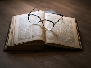  yang semoga selalu dalam lindungan Allah  Kosakata Bahasa Arab Tentang Buku