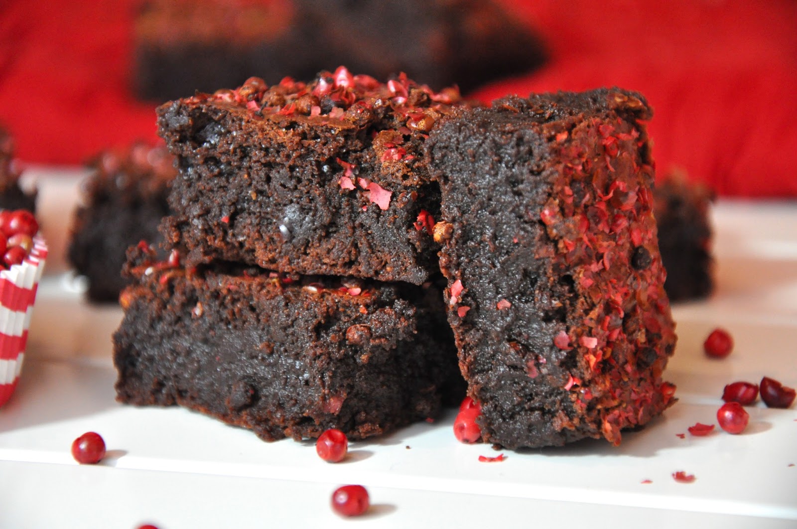 Krümelkreationen: Saftige Brownies mit rotem Pfeffer