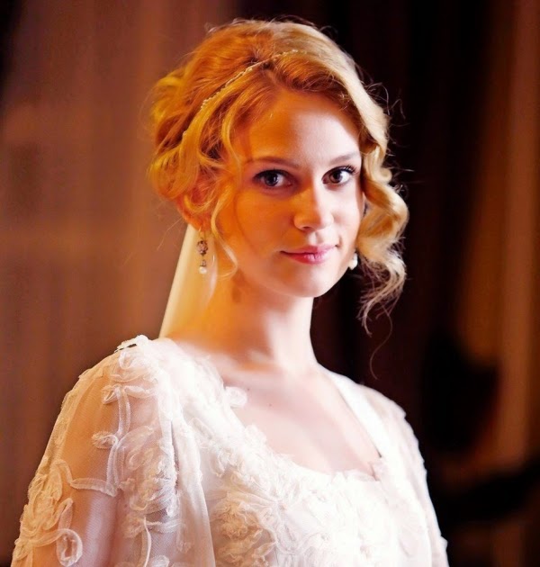 Elegance of Life: Farah Zeynep Abdullah