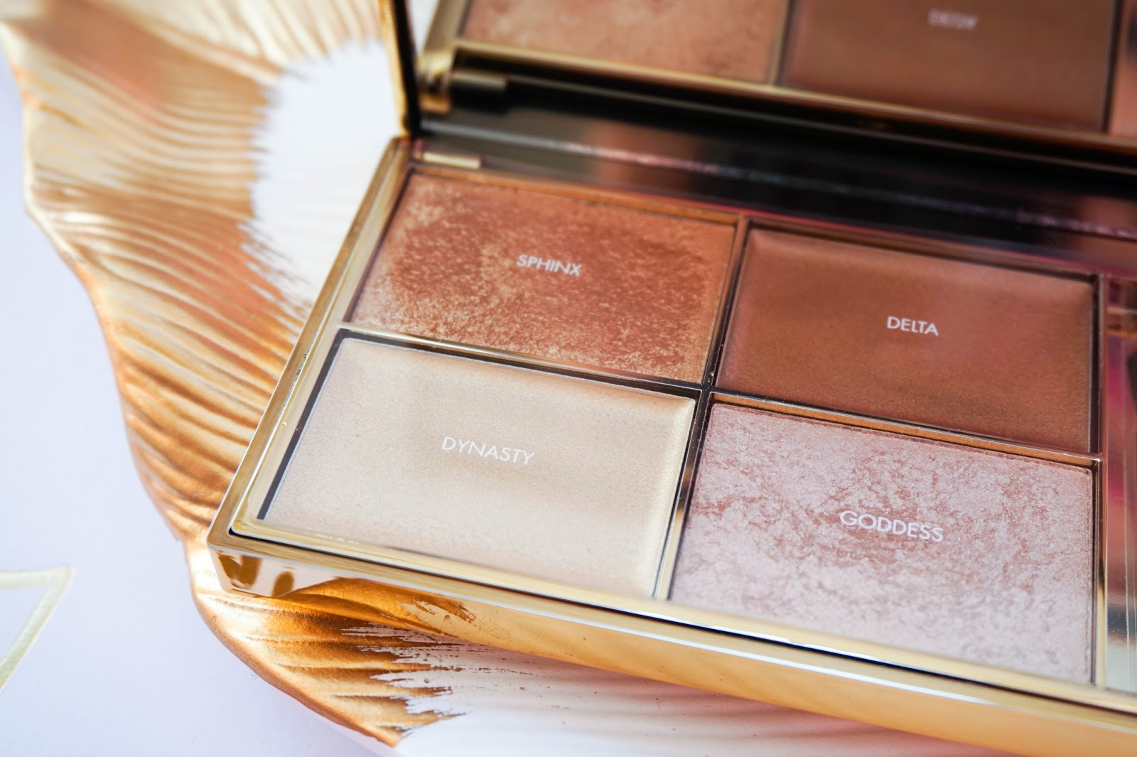 Sleek Cleopatra's Kiss Highlighting Palette Sleek Cleopatra's Kiss Highlighting Palette