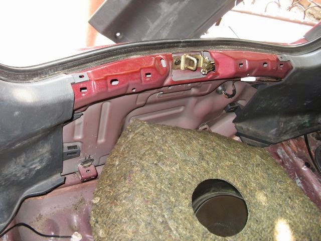 Drobne naprawy samochodowe Wymiana amortyzatorów tył