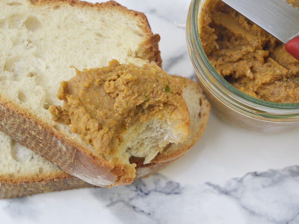 Recipe for a vegan spread with lentils - posted by Annie K, Fashion and Lifestyle Blogger, Founder, CEO and writer of ANNIES BEAUTY HOUSE - a german fashion and beauty blog