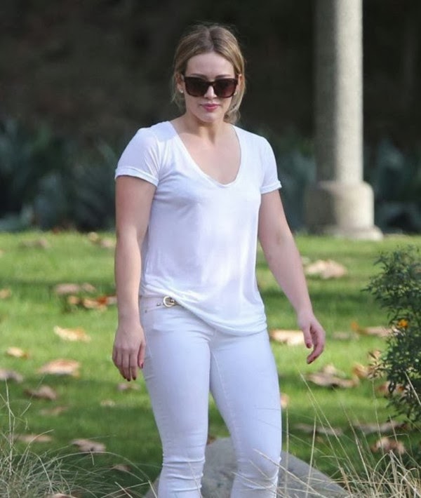 Hilary Duff Downblouse Candid In Beverly Hills Nude