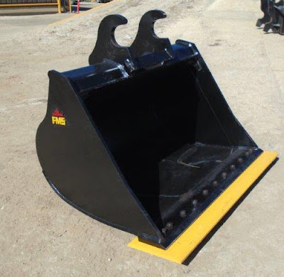 Excavator menggunakan cutting bucket