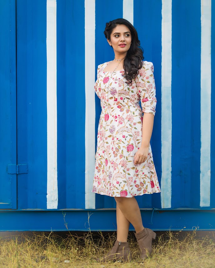 SreeMukhi in floral outfit by Kirthana Sunil