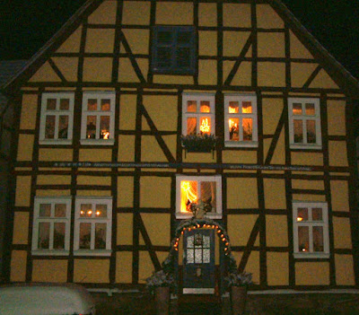 Lores Märchenzauber: Kann man sich vom Christkind eine Mutter wünschen