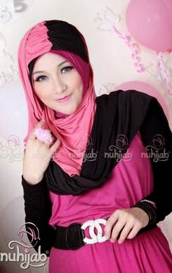 Aneka hijab remaja trendy dari bahan kaos Aneka hijab remaja trendy dari bahan kaos