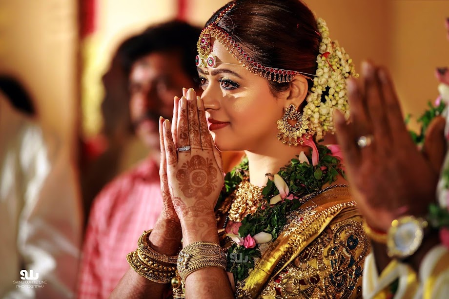 Bhavana Wedding Photos by Mahadeven Thampy & SAINU WHITE LINE Photography