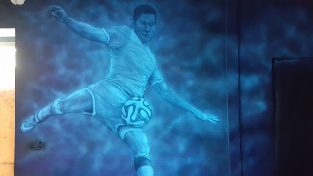 Mural UV Malowanie Roberta Lewandowskiego, mural, ciekawy pomysł na wystrój baru