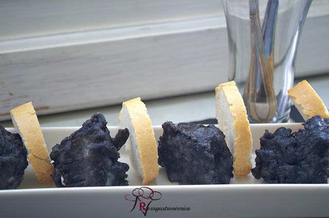 Rocas de bacalao con crema ligera de ajo