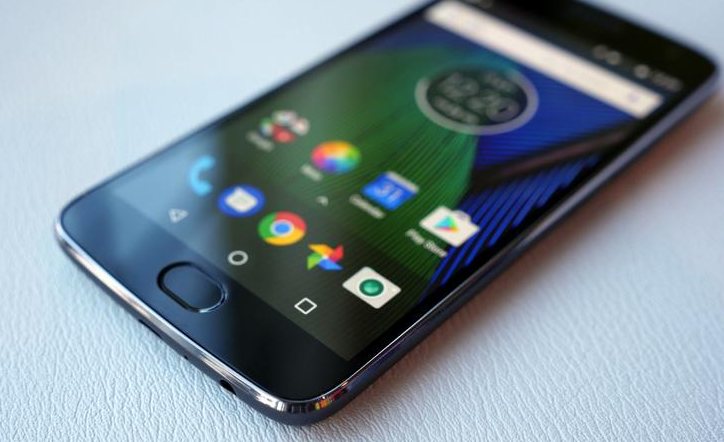 Geriausi pigūs smartfonai (2017 - ųjų, birželis) Moto G5 Plus