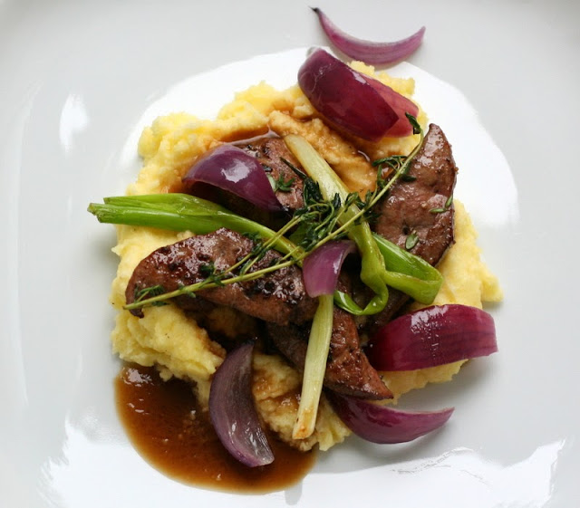 bushcooks kitchen: Michaela Hager: Kalbsleber mit Kartoffelpüree und ...