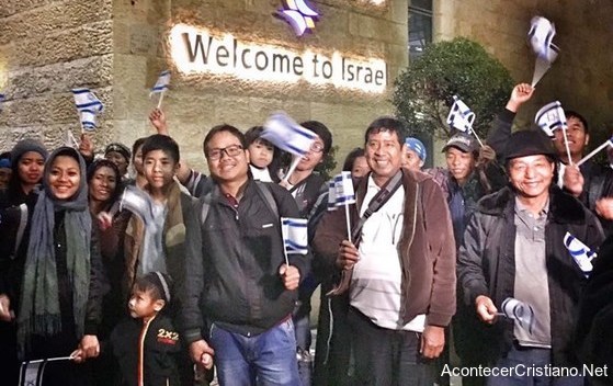 Descendientes de la "tribu perdida" de Manasés retornan a Israel Judíos de la tribu de Manasés llegando a Israel