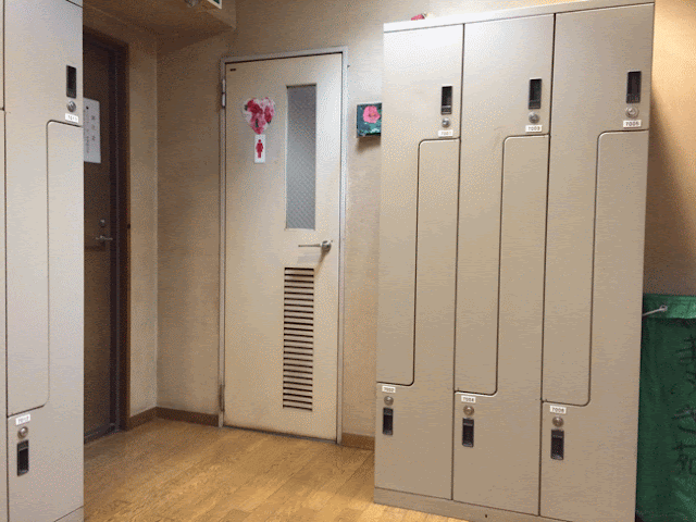 Capsule Hotel in Japan for female travellers capsule hotel japan india photo women