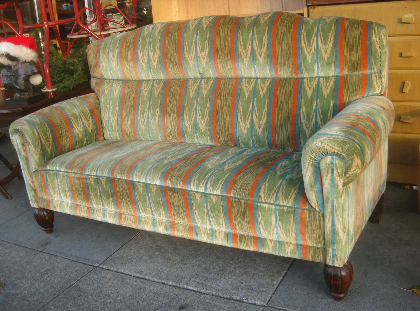 UHURU FURNITURE & COLLECTIBLES SOLD QuirkyButClassy Sofa 300