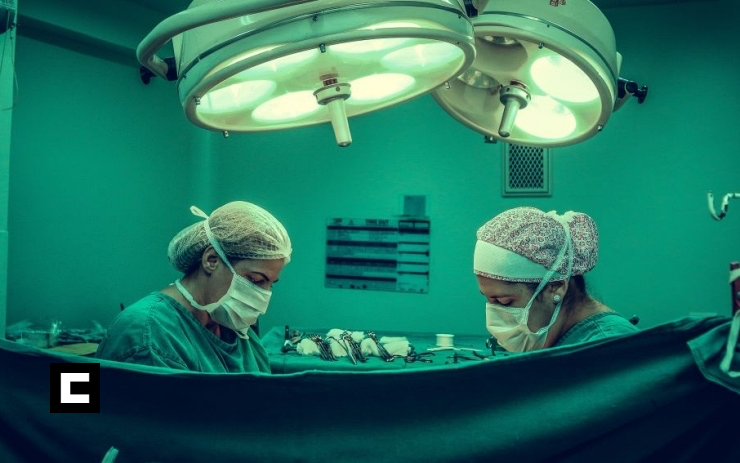 Extirpan quiste renal de 26 libras, el más grande del mundo Extirpan quiste renal de 26 libras, el más grande del mundo