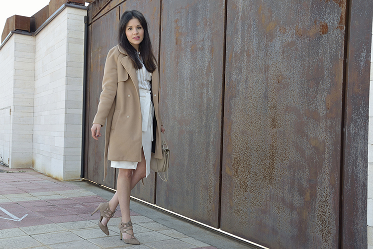 falda-flanca-look-blogger-trends-gallery-beige-outfit