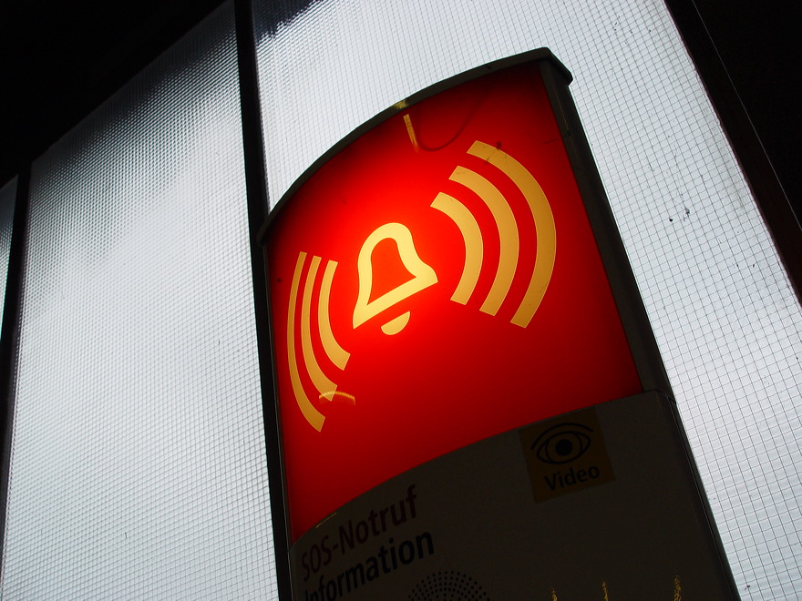 MyUniversity Lecture: Rangkaian alarm dan lampu darurat pada saat