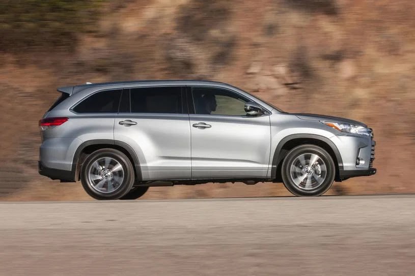 Cars By Car Oh And It Must Have Tons Of Convenient Features Be Attractively Styled Get Good Gas Mileage In Other Words This Weeks Ride The Toyota Highlander