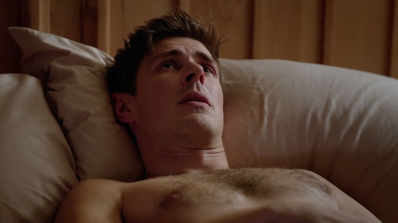 Chris Lowell got naked once again on the political comedy Graves. 