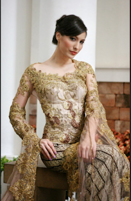 Batik kombinasi kebaya untuk pesta formal Batik kombinasi kebaya untuk pesta formal