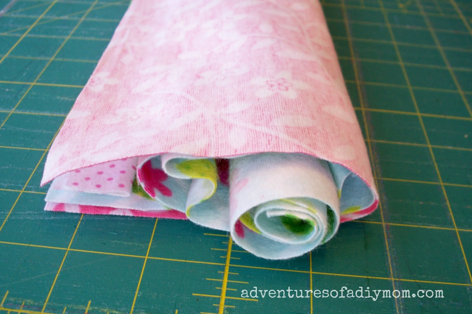 How to Make an Easy Tube Pillowcase with only 3 Seams! The Burrito
