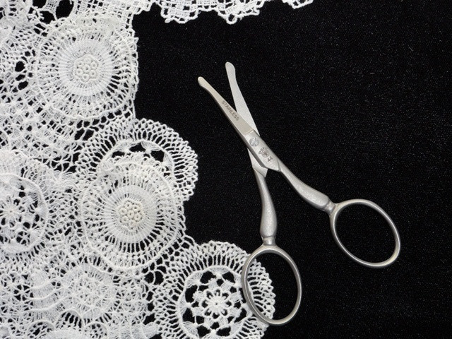 Scissors - 3.75 Stork Embroidery Scissors – Lolli and Grace