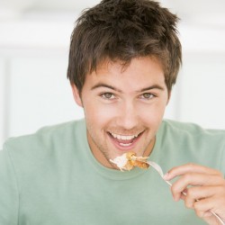 هل تعلم لماذا يفضل الرجل طعام أمه حتى بعد الزواج؟ هل تعلم لماذا يفضل الرجل طعام أمه حتى بعد الزواج؟