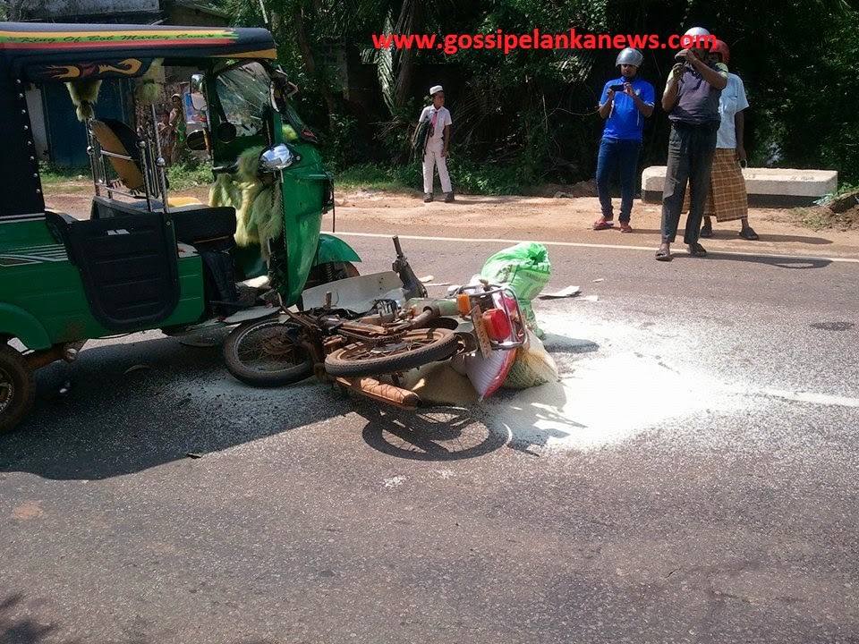 Three wheel and Mota Bike accident in Puttalam Sri Lanka's Premier