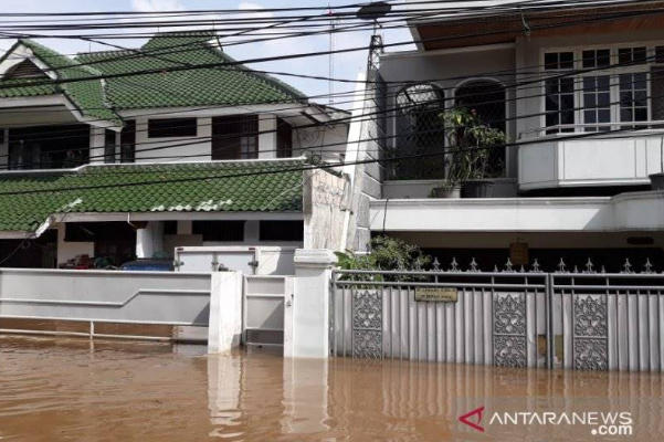 Ratusan rumah mewah di Perumahan Green Garden Kebon Jeruk, Jakarta Barat, terendam banjir