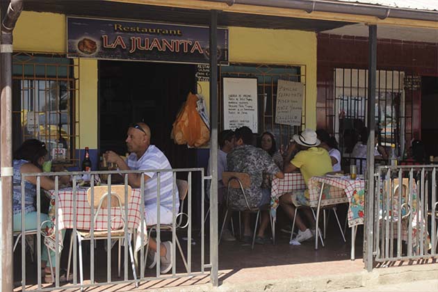 GLADYS Yévenes del Restaurant La Juanita (de TOMÉ) nos invita a degustar los mejores mariscales