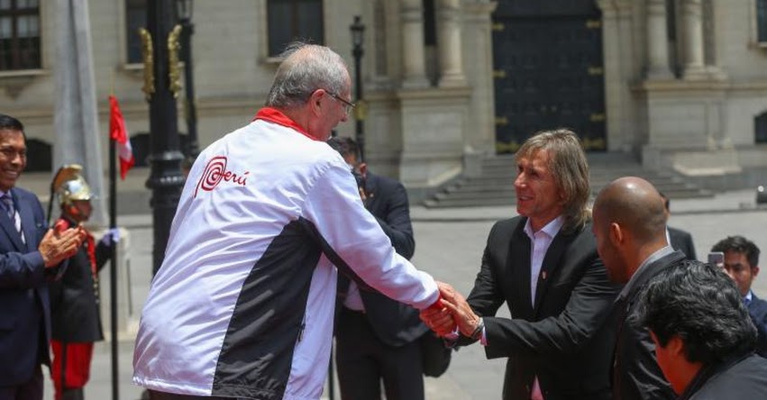 RUSIA 2016: Presidente Kuczynski recibe en Palacio de Gobierno a la selección peruana de fútbol RUSIA 2016: Presidente Kuczynski recibe en Palacio de Gobierno a la selección peruana de fútbol