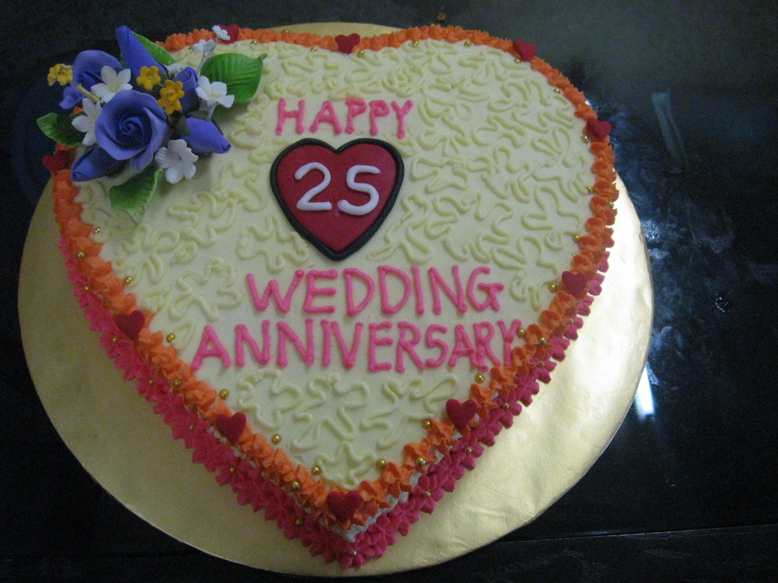 Cakes & Cupcakes for all occasions: Wedding Anniversary Cake