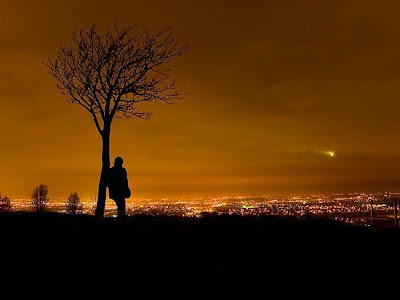 senja... dalam kenyataan ku... walau tak pantas berharap tentang dia walau berat rasa rindu menyesak dada walau dia tak pernah menjadi milik ku tapi.. hati ku takkan lelah terus berucap bahwa... aku sangat mencintai dia... Karya: Awan Tak Berdawai SENJA DALAM KENYATAANKU senja... dalam kenyataan ku... walau tak pantas berharap tentang dia walau berat rasa rindu menyesak dada walau dia tak pernah menjadi milik ku tapi.. hati ku takkan lelah terus berucap bahwa... aku sangat mencintai dia... Karya: Awan Tak Berdawai SENJA DALAM KENYATAANKU