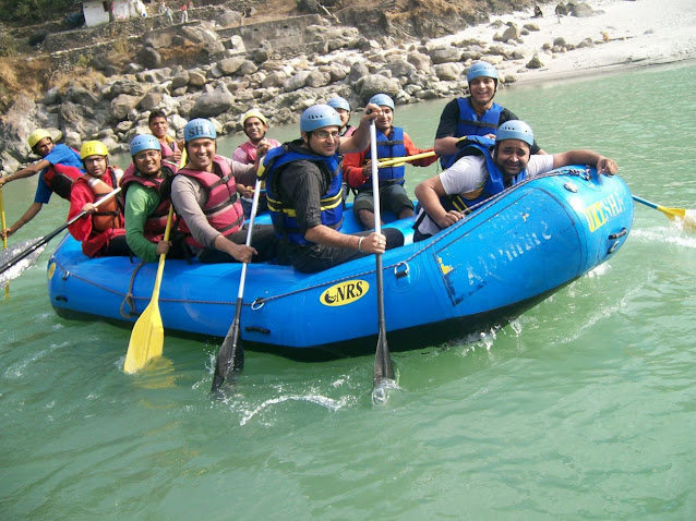 River rafting in Rishikesh; rafting in Rishikesh; best place for river rafting in Rishikesh; things to do in rishikesh