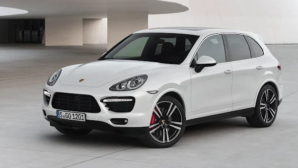 Porsche Cayenne Turbo S with 550 hp front