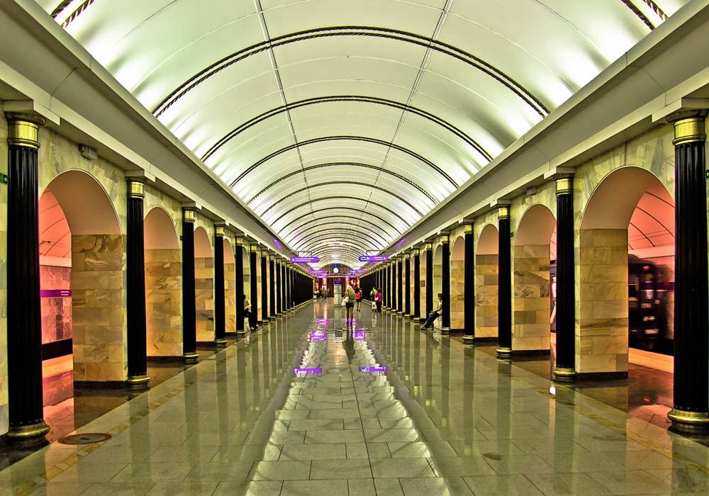Метро спб для детей. Маяковская метро СПБ. Метро картинки. Арка на станции метро в СПБ. Метро Санкт-Петербурга самое глубокое в мире.