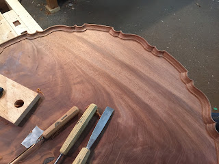 Carved piecrust edge