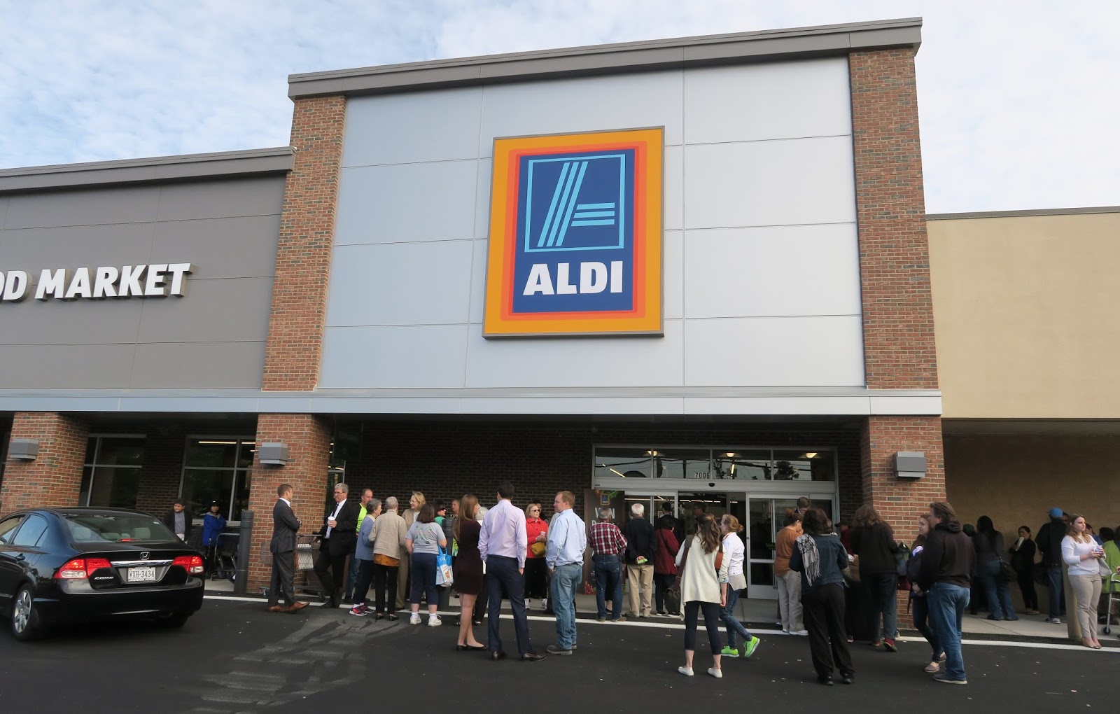 the Annandale Blog Crowds gather for opening of Annandale Aldi