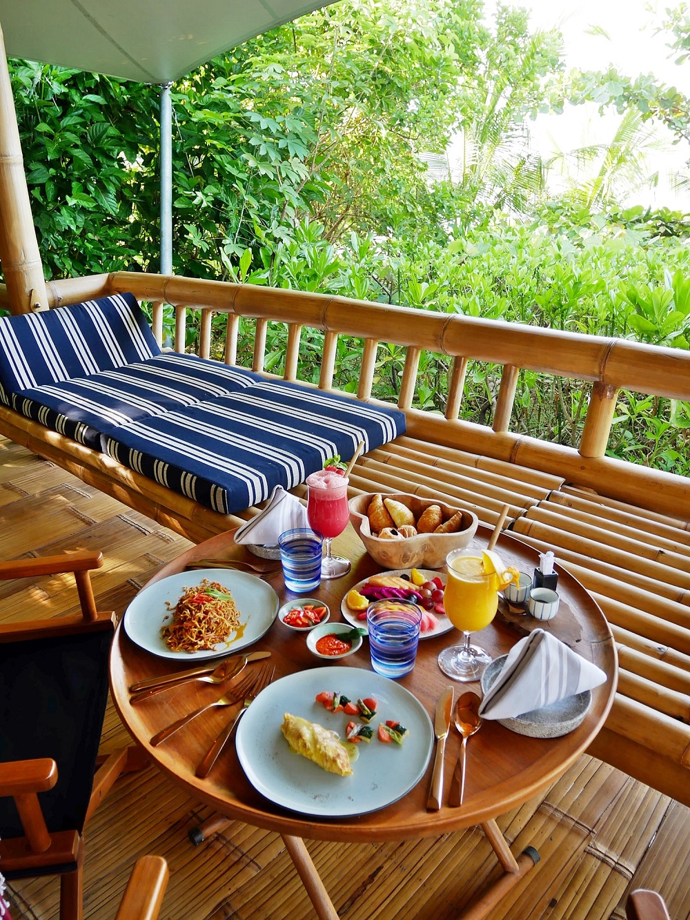 DELUXSHIONIST LUXURY TRAVEL - PULAU BAWAH PRIVATE ISLAND DELUXSHIONIST LUXURY TRAVEL - PULAU BAWAH PRIVATE ISLAND