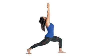 Tư thế vươn người cao (High Lunge Yoga Pose)