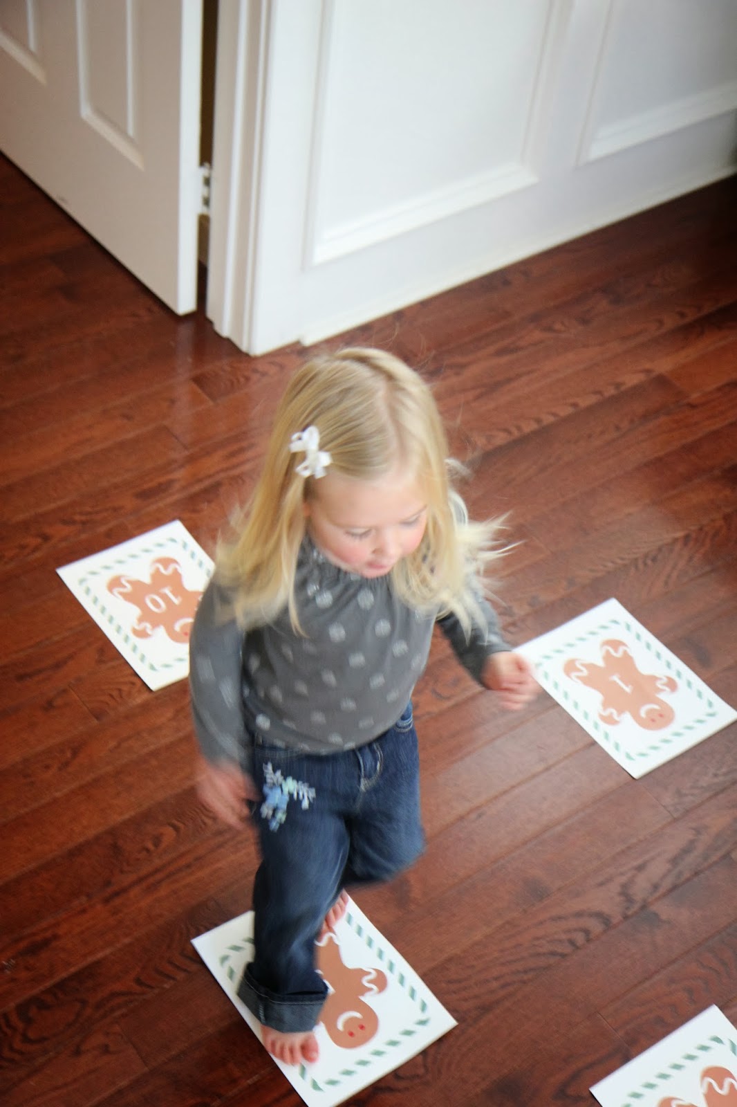 Toddler Approved! Gingerbread Men Number Hop