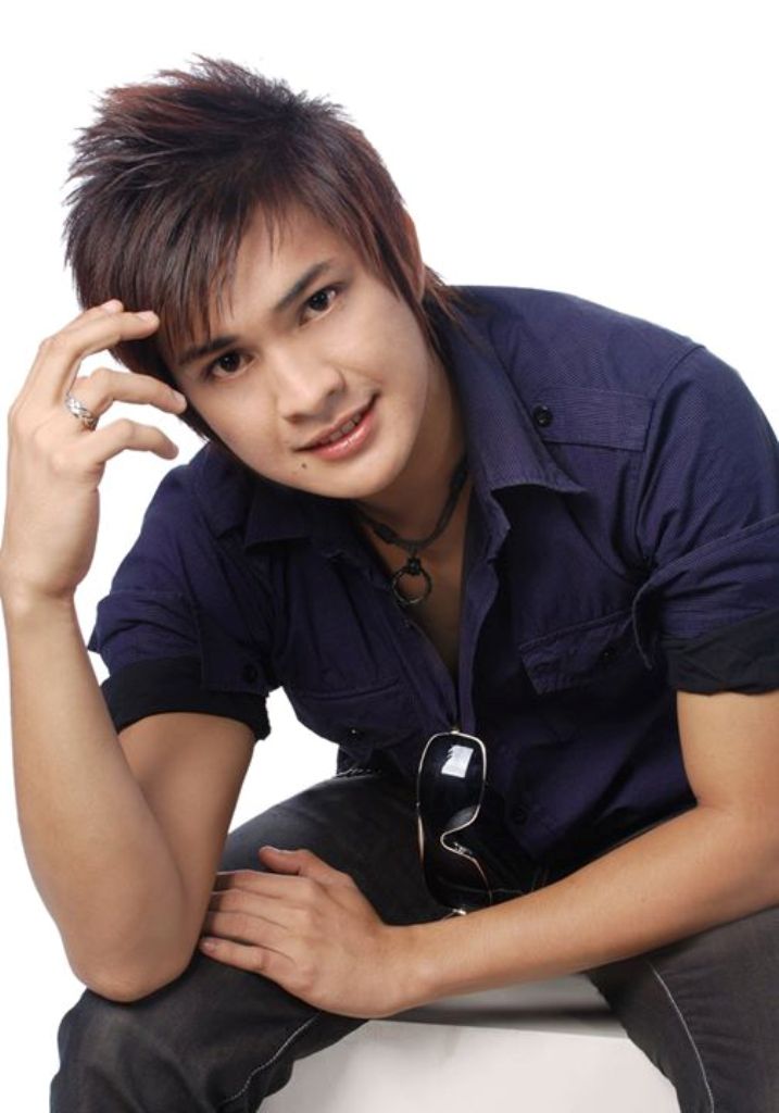 Man Central: Andres Vasquez: In Casual Wear