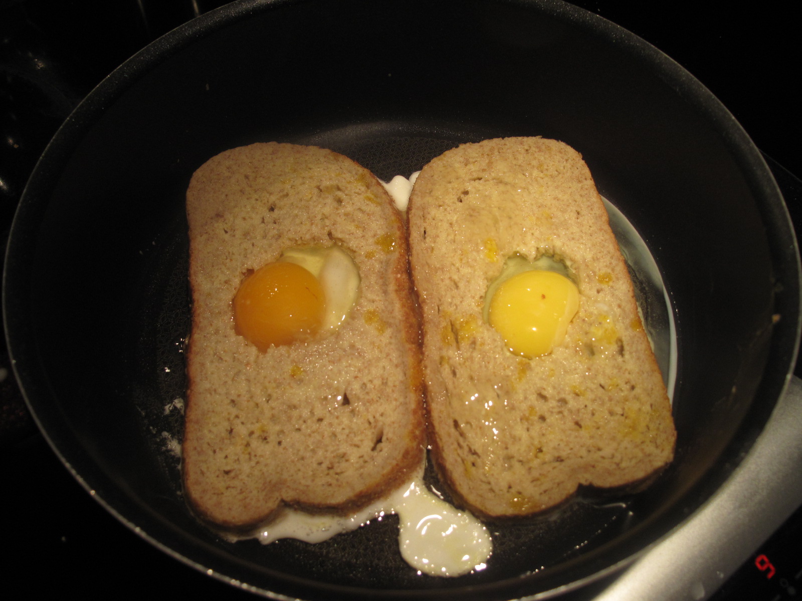 пържени филийки с яйце