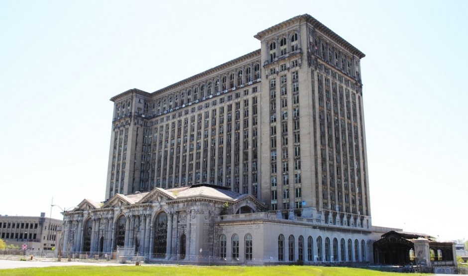 Michigan Central Station, Detroit - 30 Abandoned Places that Look Truly Beautiful
