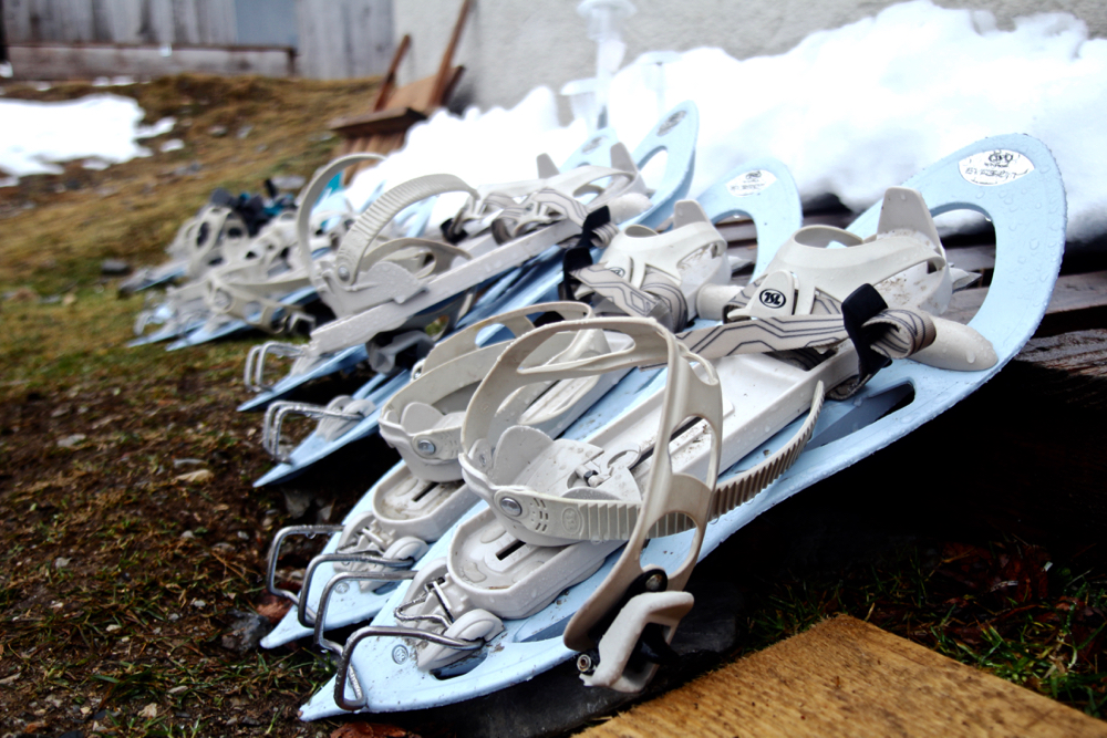 BLOG-MODE-HOMME_voayge-insolite-béarn-pyrénées-neige-sport-hiver-aventure-nordique-bain-bath-nuit-belle-étoile-snowpod-raquettes-chalet