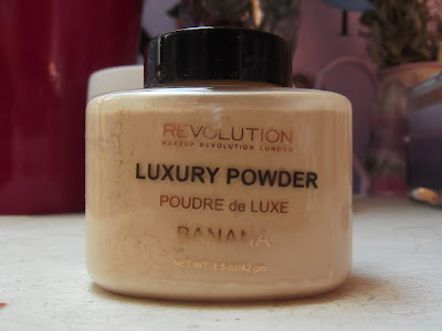 Makeup Revolution  Luxury Banana Powder 
