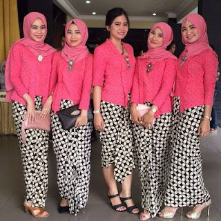 Kebaya Pesta Kombinasi Batik Rok Panjang Kebaya Pesta Kombinasi Batik Rok Panjang