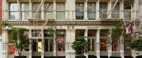 Passion For Luxury : Louis Vuitton Opens First In-Store Atelier in NYC