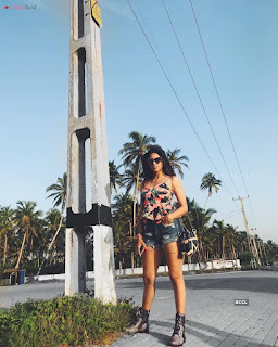 Kishwar Merchant Spicy Instagram Pics Bikini Shorts Vacation Beech side pIcs  Exclusive (12).jpeg